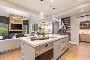 Fridge, microwave, oven, stovetop - Norfolk Mtn Fantasy! Luxury Build with Private Hot Tub-Walk to Ski Resort! (Park City)