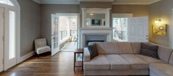 Large Group Downtown Rental - Westend