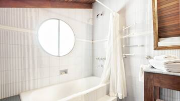 House | Bilik Mandi | Gabungan pancuran/tab mandi, hulu semburan mandi hujan