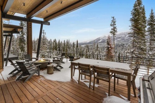 Luxury Ski-In/Ski-Out Moonlight Basin Home