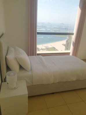 Pillow-top beds, individually decorated, individually furnished - Grays Hostel By Haly (Dubai)