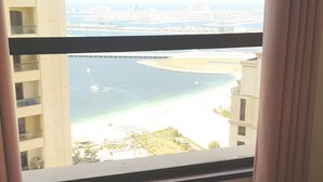 Comfort Room, Men only, Sea View | Pemandangan dari bilik