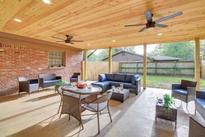 Spacious Little Rock Home w/ Patio - 9 Mi to Dtwn!