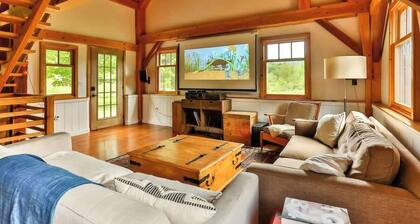 Retro Hideaway w/ Movie Projector & Games