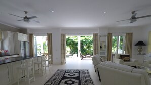 Unclassified image, 3 of 19, button - Las Brísas Villa - Chateau Elysium (Mahé Island)