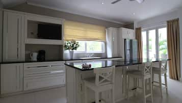 Luxury Villa | Private kitchen | Espresso maker, full-sized fridge, microwave, oven