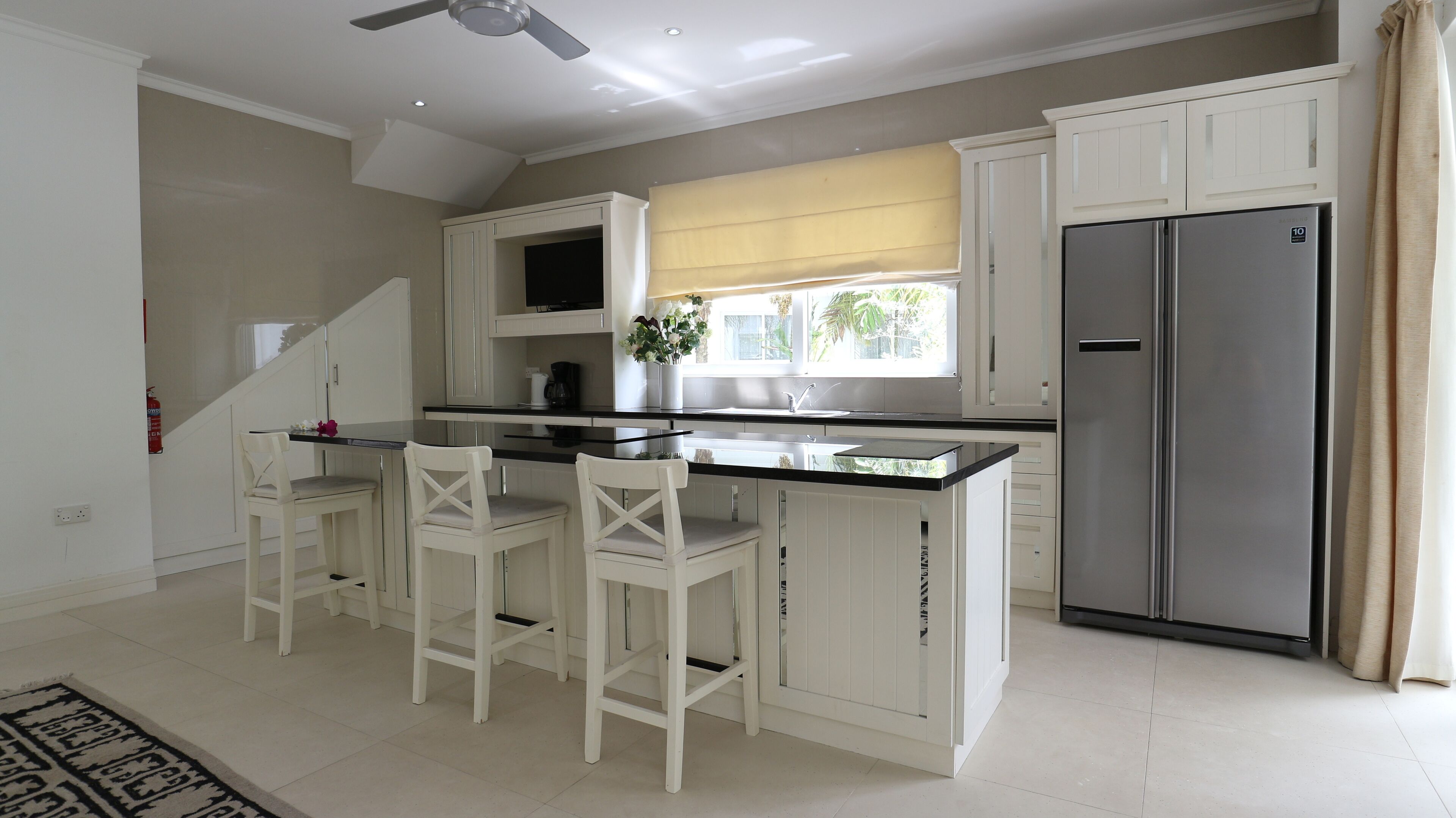 Luxury Villa | Private kitchen | Full-sized fridge, microwave, oven, stovetop