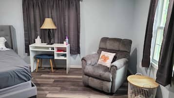 1 bedroom, desk, iron/ironing board, free WiFi