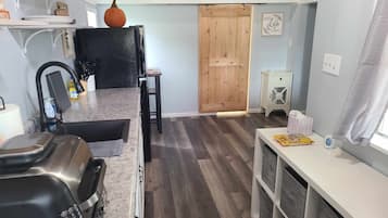 Fridge, microwave, coffee/tea maker, electric kettle