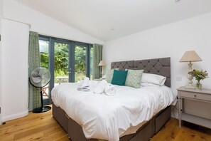 Cottage | 3 bedrooms, individually decorated, individually furnished, free WiFi - Carines Barns - Wesley Barn (Newquay)