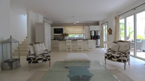 Living area - Les Jolies Eaux Villa - Chateau Elysium (Mahé Island)