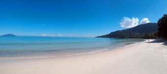 Les Jolies Eaux Villa - Chateau Elysium