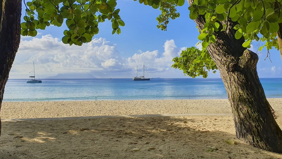 Les Jolies Eaux Villa - Chateau Elysium