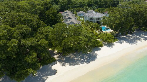 Les Jolies Eaux Villa - Chateau Elysium