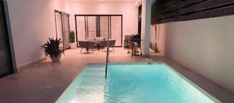 Fanta Sea: Luxe Villa, Pool, 4 Min Drive to Beach