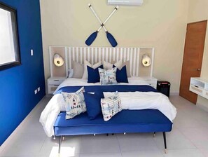 2 habitaciones, caja de seguridad en la habitación y escritorio 