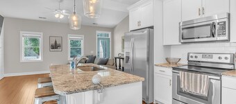 2 Minutes from the Water! Pet-Friendly Fully Fenced Backyard!