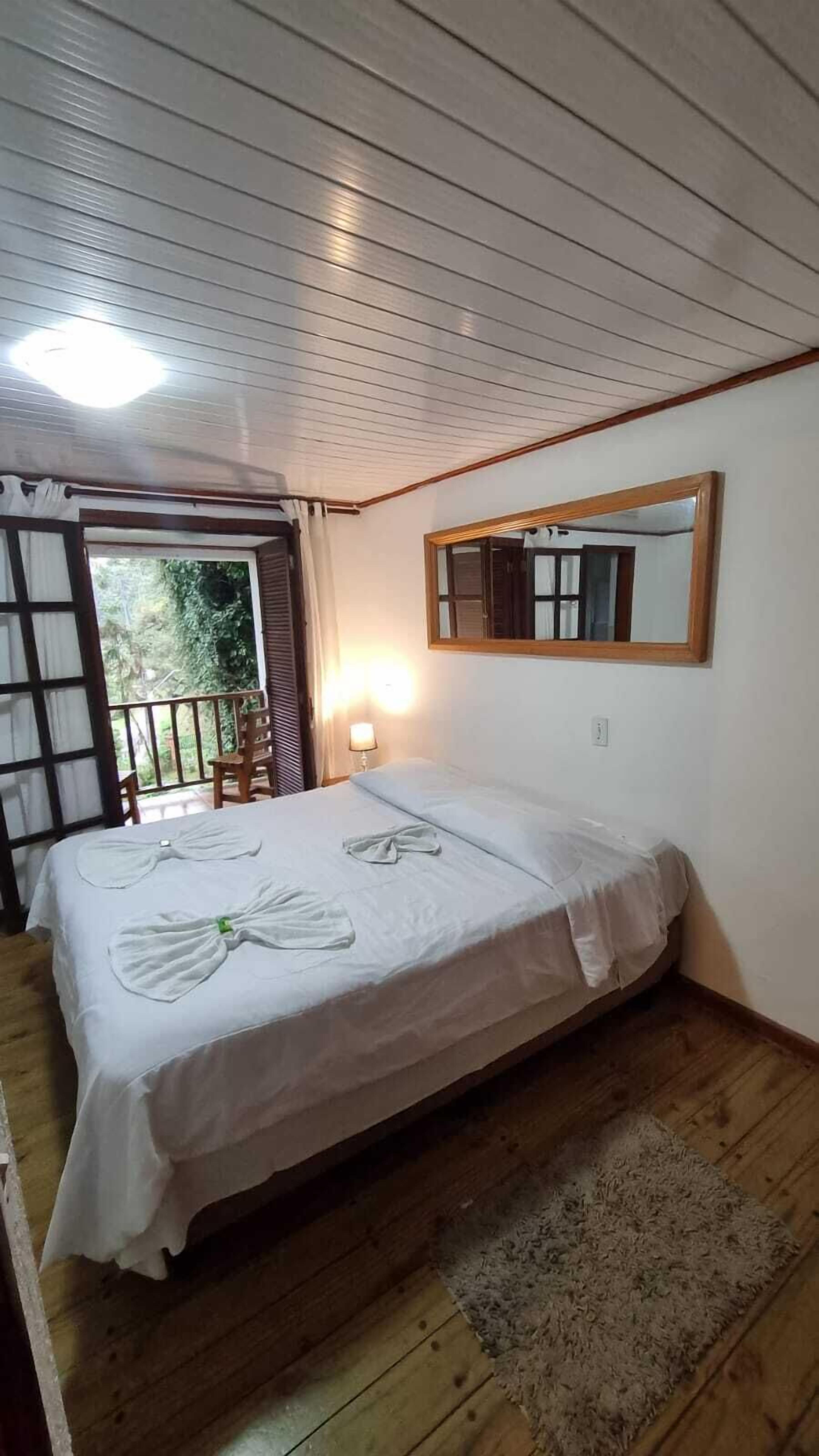 Quarto casal ou duplo | Quartos à prova de som, Wi-Fi de cortesia