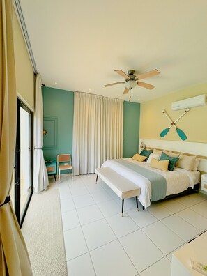 2 chambres, coffres-forts dans les chambres, bureau