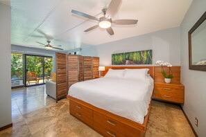 1 bedroom, iron/ironing board, travel cot, WiFi - Kihei Akahi Garden View Studio (Kihei)