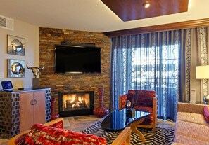 Living area - CES Show special - NEAR Convention Center (Las Vegas)