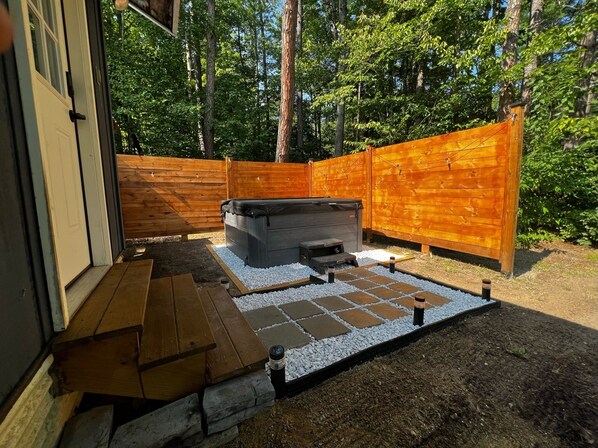 Terrace/patio - Winter Cabin: Nearby Ski Mountains, Snowmobiling, Dog Friendly & Private Hot Tub (Tamworth)