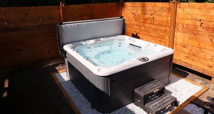 Summer Cabin: Nearby Lakes, Dog Friendly & Private Hot Tub