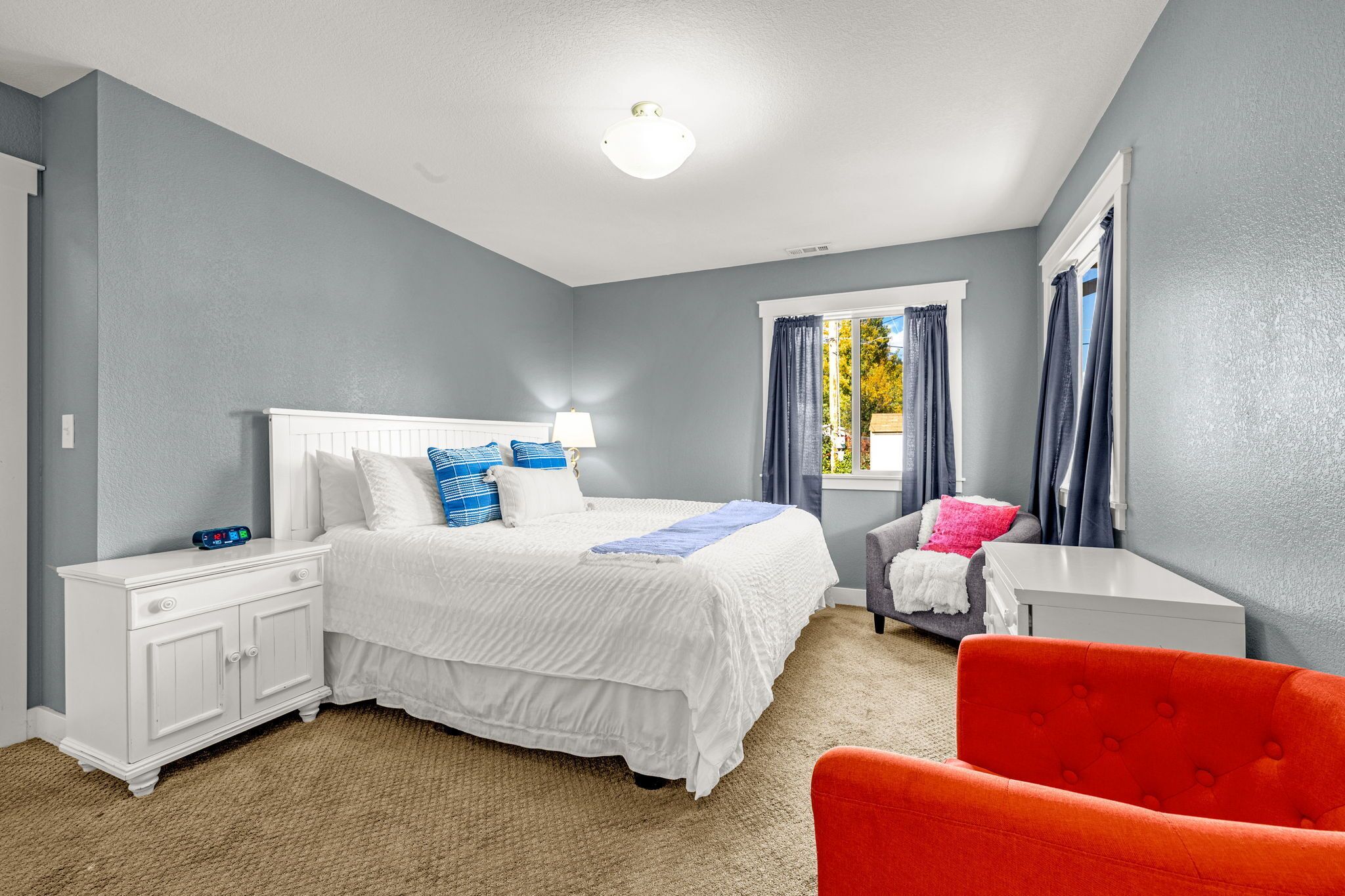 3 bedrooms, iron/ironing board, travel crib, WiFi