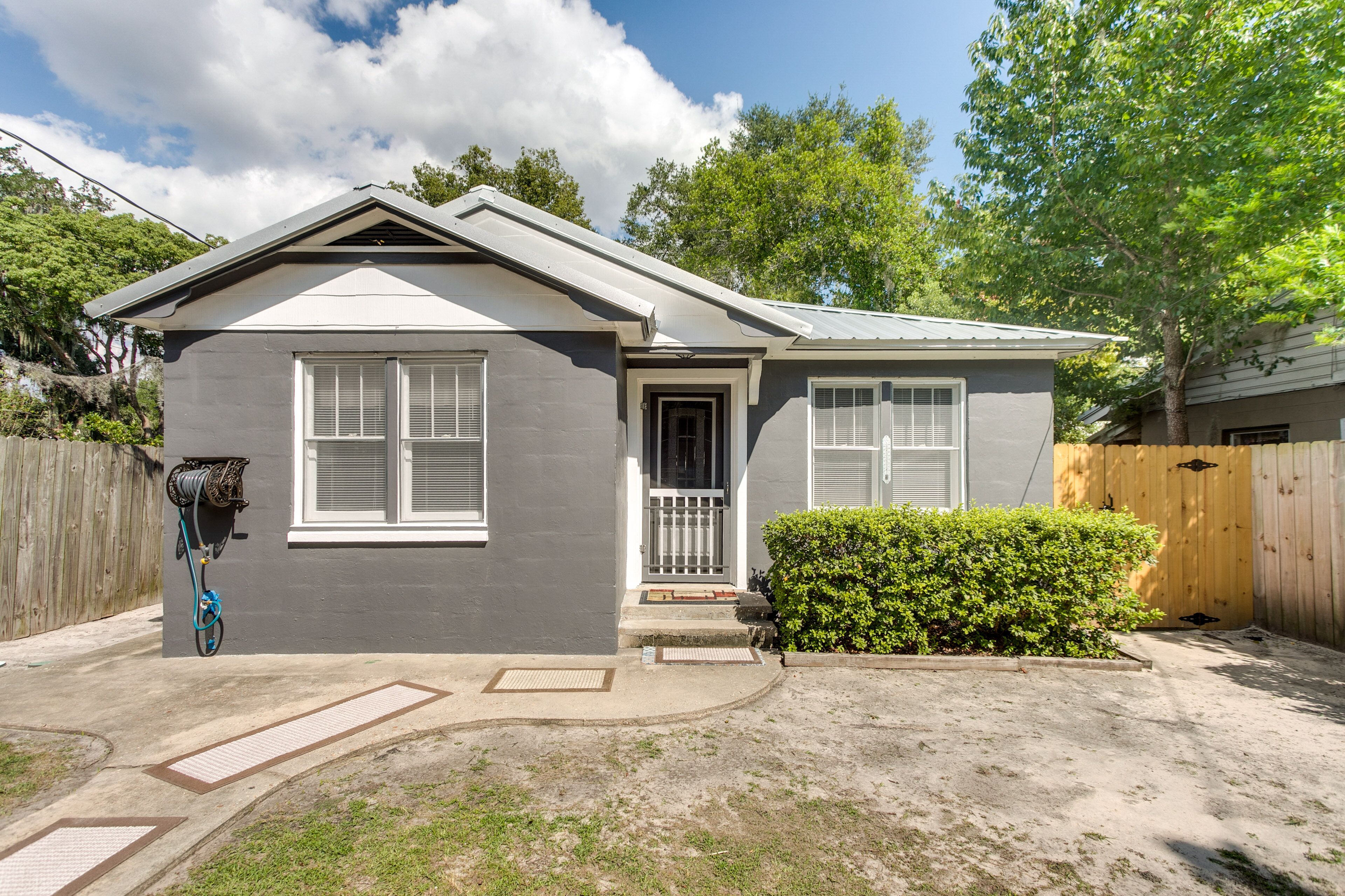 Classic Brunswick Home ~ 8 Mi to St Simons Island!