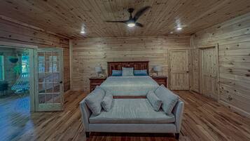 3 多间卧室、办公桌、熨斗/熨衣板、旅行婴儿床