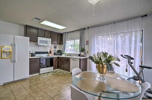 Private kitchen - FAMILY SIZE HOME (San Antonio)