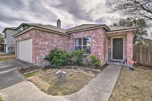 Exterior - FAMILY SIZE HOME (San Antonio)