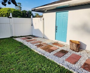 Property grounds - Beautiful and Cozy Apartment in Brandon, Tampa Florida (Brandon)