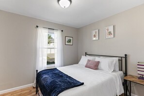 4 chambres, bureau, Wi-Fi, draps fournis