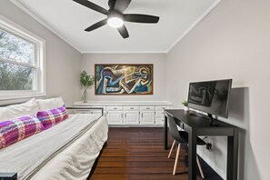 5 bedrooms, desk, iron/ironing board, WiFi