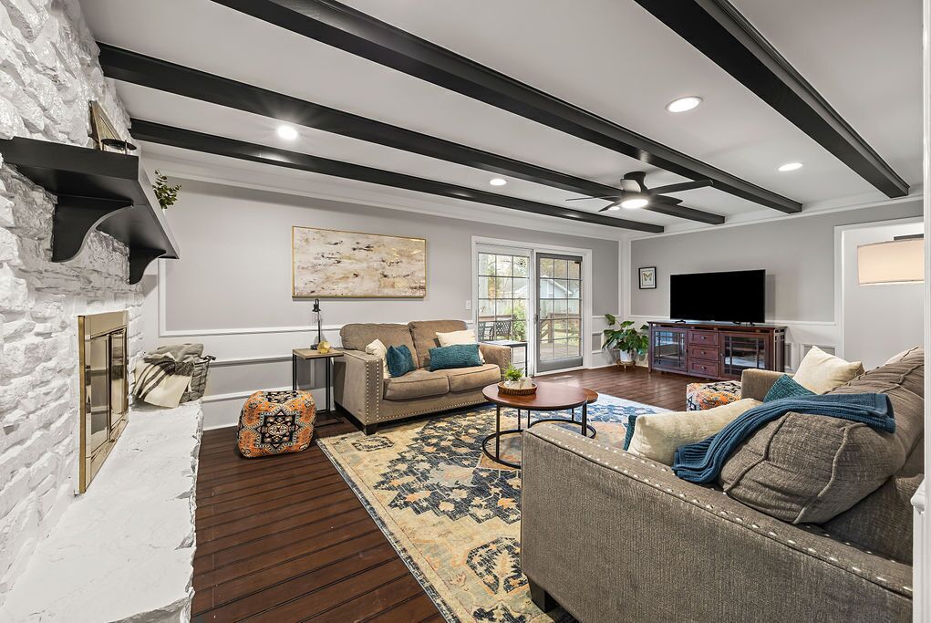 Smart TV, fireplace, video games, table tennis