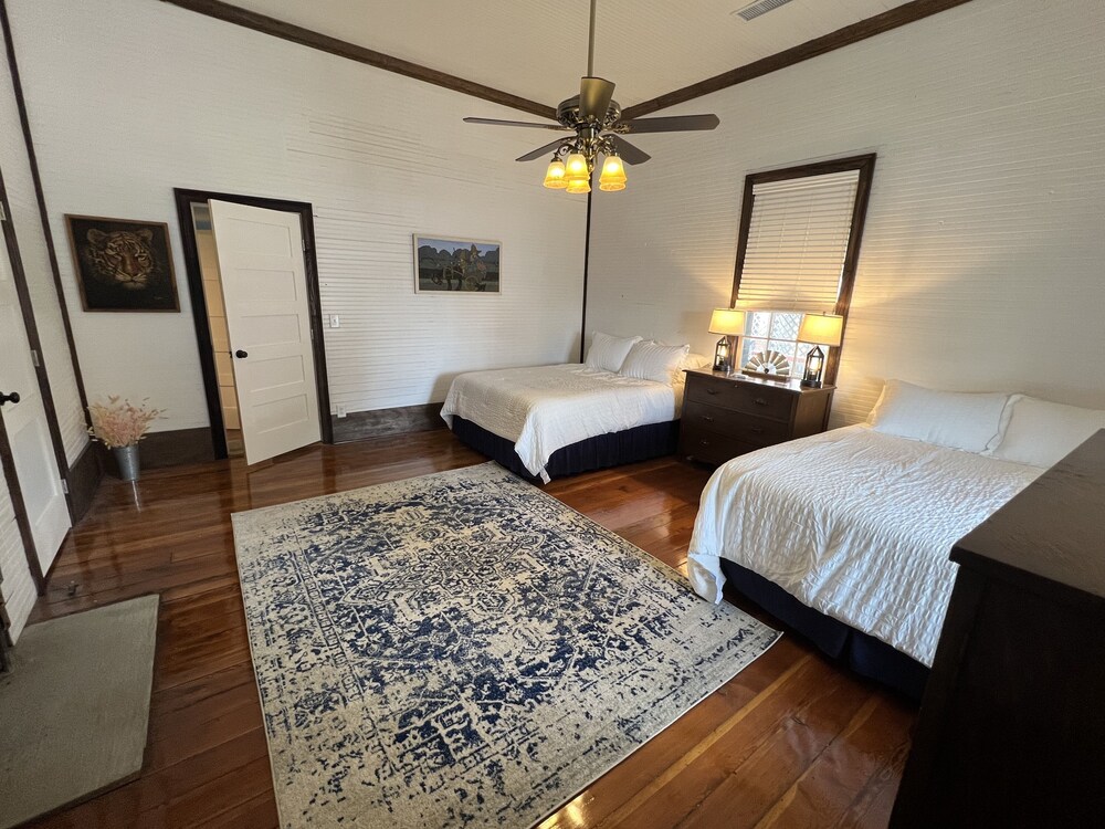 Cheerful Cottage adjacent to Buena Vista Square Buena Vista Vrbo