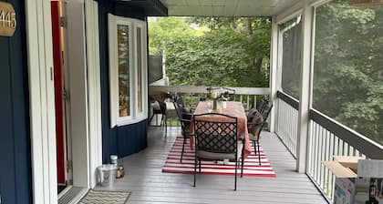 Cozy Reindeer Lodge in the Laurentians - 5 minutes to Skiing