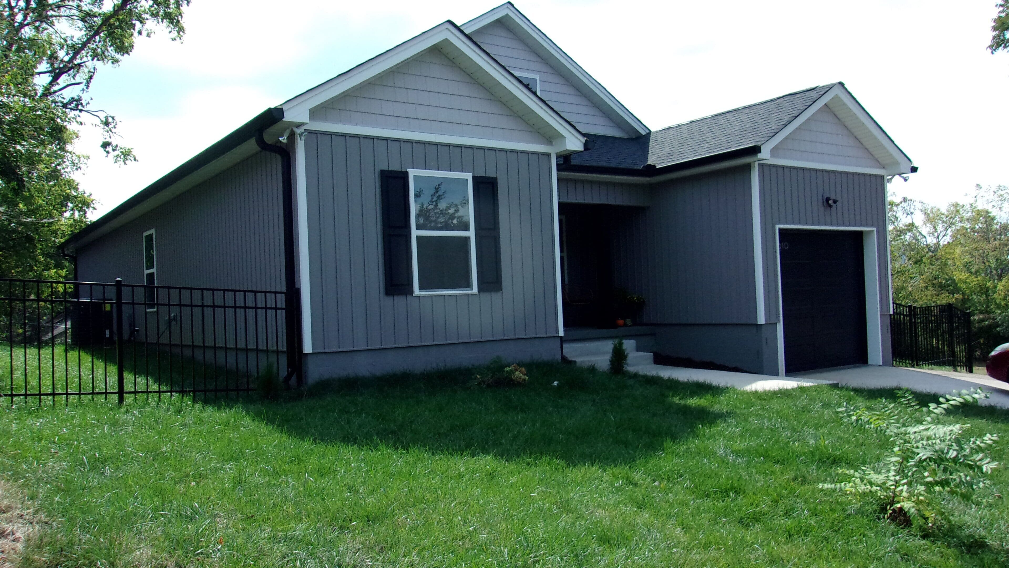 The Cozy Cottage. A pet-friendly place to relax and enjoy Chattanooga.