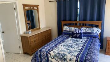 3 bedrooms, iron/ironing board, WiFi, bed sheets