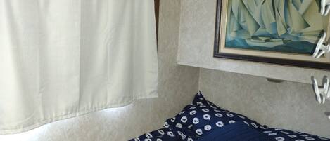 3 bedrooms, bed sheets