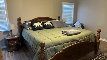 4 makuuhuonetta, ilmainen Wi-Fi, vuodevaatteet