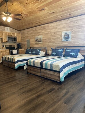 1 bedroom, iron/ironing board, travel crib, WiFi - Beautiful Serene Studio Cabin! (Elizabethton)