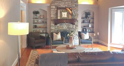 Full of Character and Convenient to Downtown and HPU.