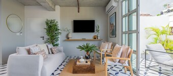 Casa Contemporanea by Wynwood House