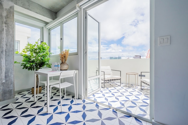 Apartment (CC4B) | Balcony