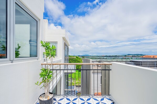 Apartment (CC4B) | Balcony