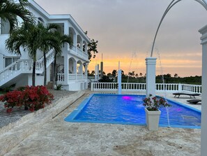 Outdoor pool - Adorable room with a pool, fire pit, gardens, and more- close to the beach! (Cabrera,)