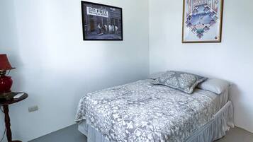 1 habitación, wifi y ropa de cama