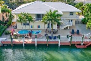 Exterior - Sunchasers Paradise - lux home, private pool/spa, 80' dock (Marathon)